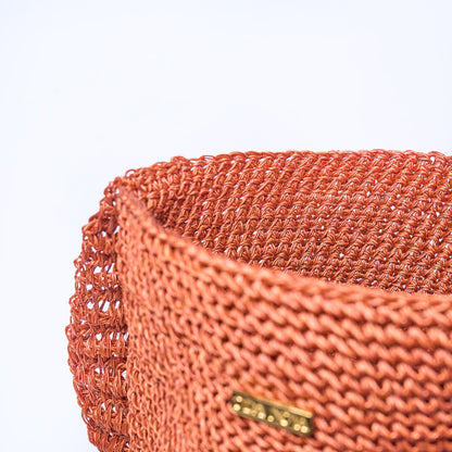Close-up Gaia Mars Dust crossbody bag handcrafted from natural fique fiber, designed by Oda Nova to honor feminine strength and Colombian craftsmanship