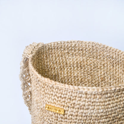 Close-up Gaia Lunar Dust crossbody bag  handcrafted from natural fique fiber, designed by Oda Nova to honor feminine strength and Colombian craftsmanship