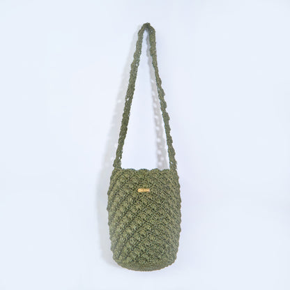 Solstice handcrafted crossbody bag made from natural fique fiber in beige, designed by Oda Nova with ancestral Colombian techniques
